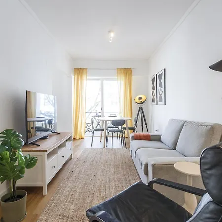 The Alcantara Metropolitan Apartment, Gateway To The