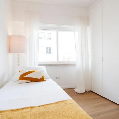 The Alcantara Metropolitan Apartment, Gateway To The Lisbon