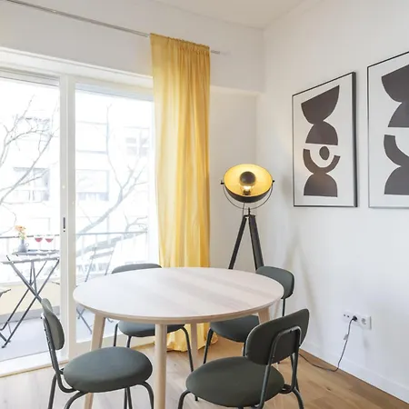 Appartement The Alcantara Metropolitan Apartment, Gateway To The